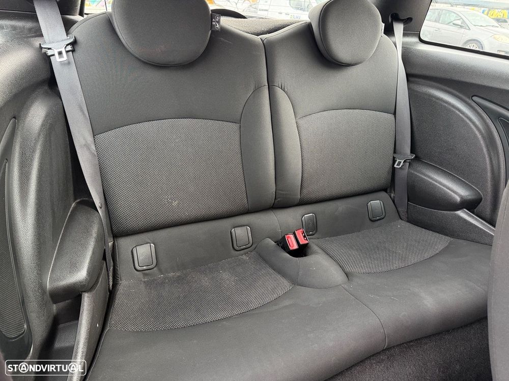 MINI 3 Portas One - 17