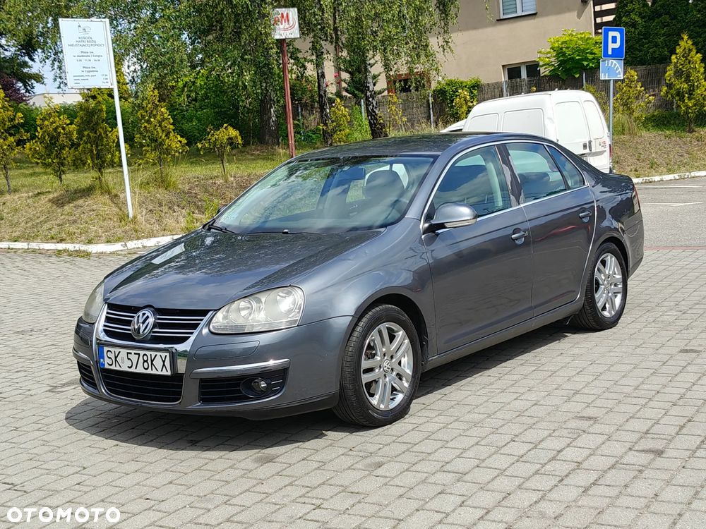 Volkswagen Jetta 2.0 FSI Comfortline - 14