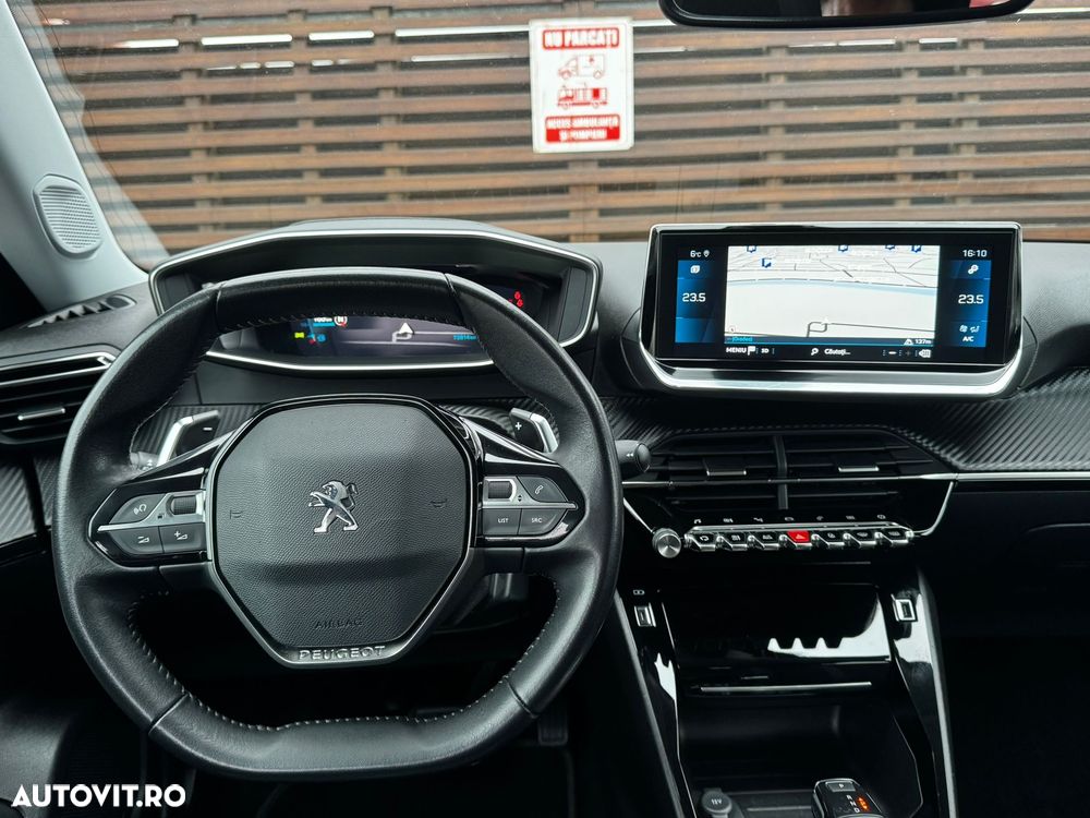 Peugeot 2008 PureTech 130 EAT8 Allure - 18