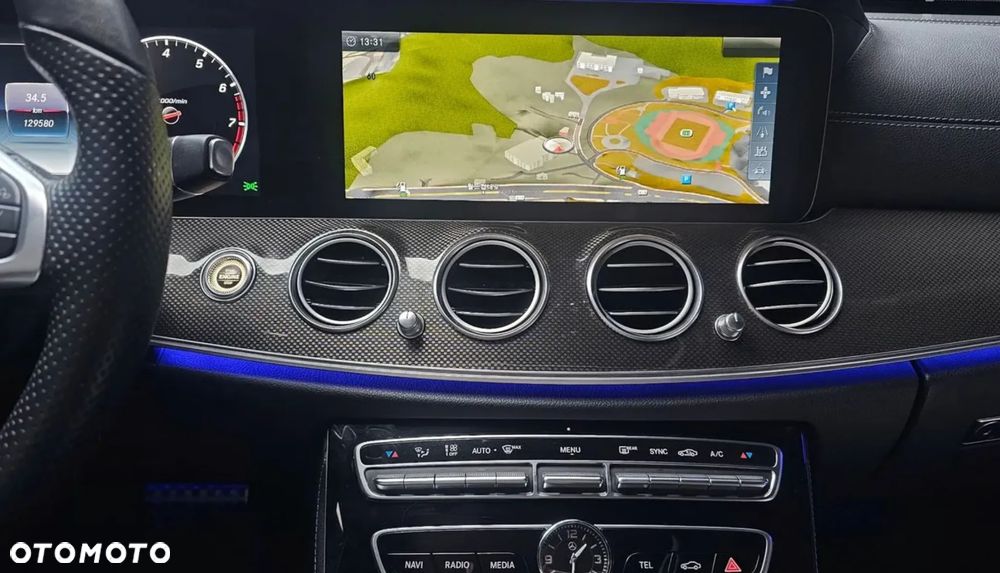 Mercedes-Benz Klasa E 300 9G-TRONIC AMG Line - 19