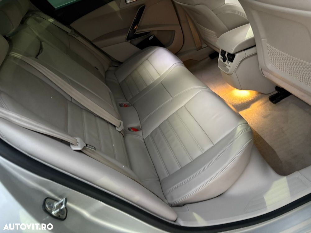 Peugeot 508 RXH Hybrid4 - 14