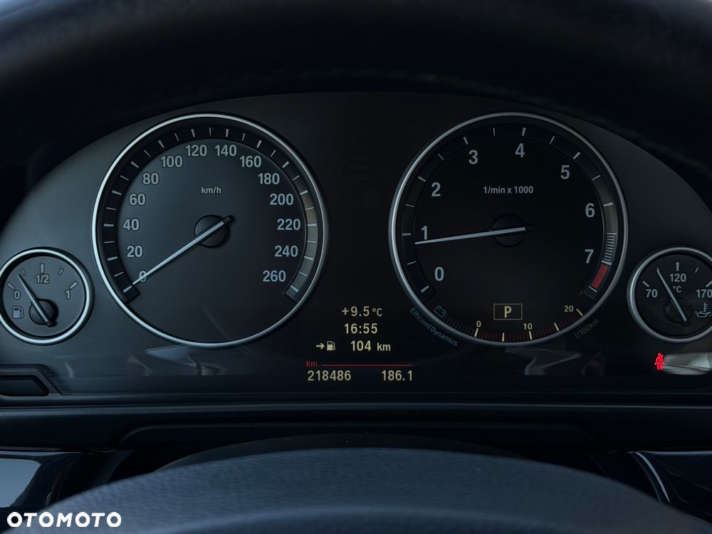 BMW Seria 5 528i Sport-Aut Luxury Line - 35