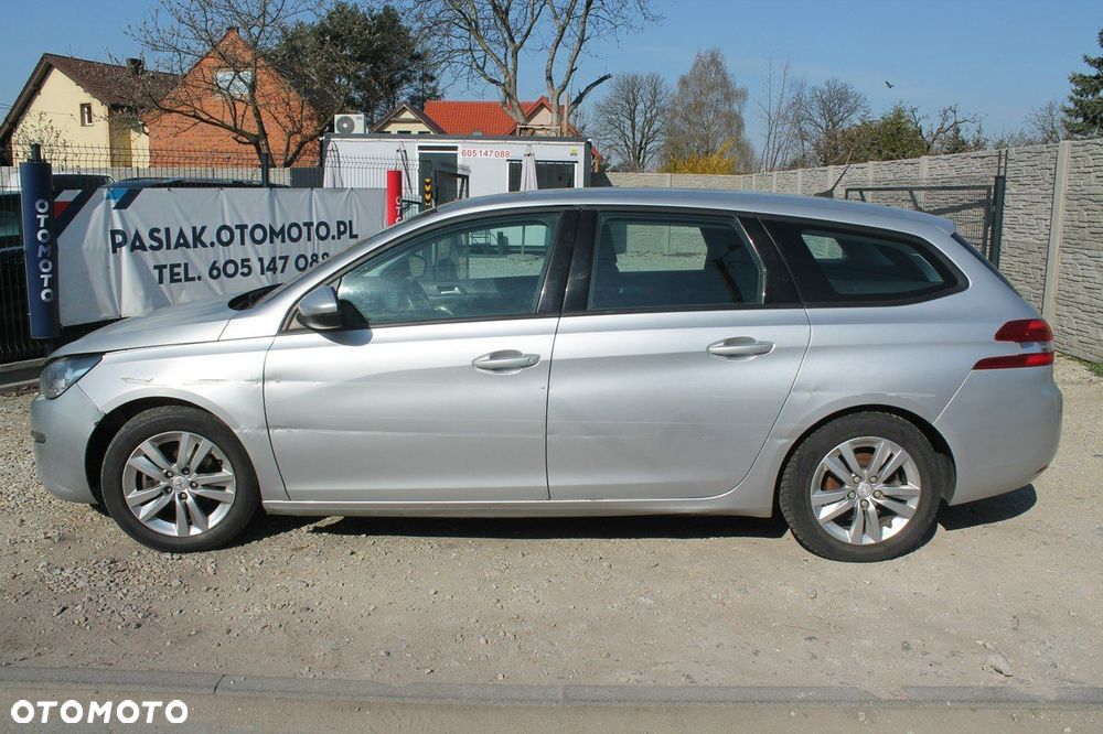 Peugeot 308 - 8