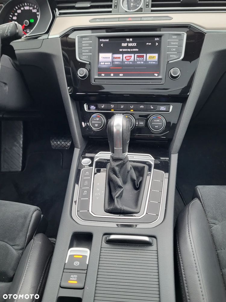 Volkswagen Passat - 10