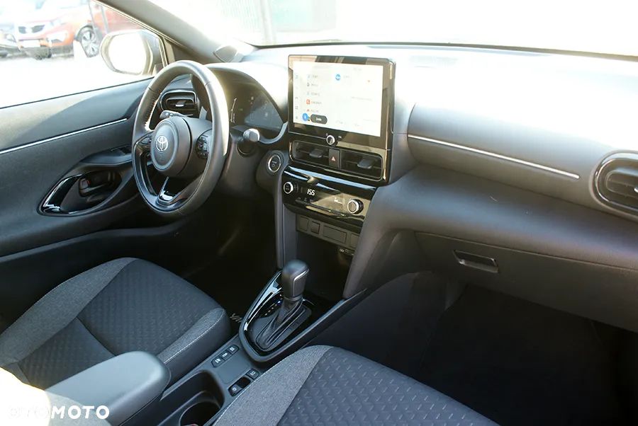 Toyota Yaris Cross - 12