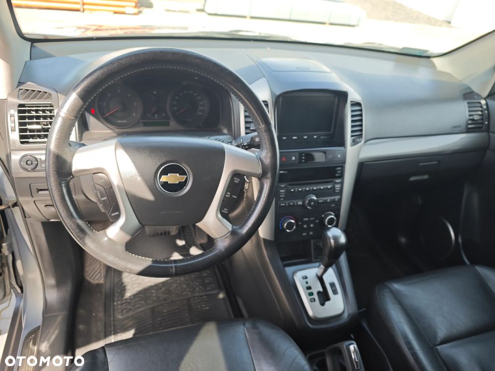 Chevrolet Captiva ver-2-0-4wd-7-sitzer-automatik-lt-exclusive - 11