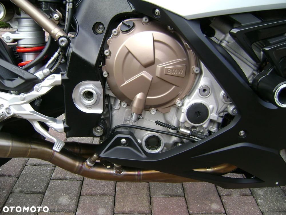 BMW S - 19