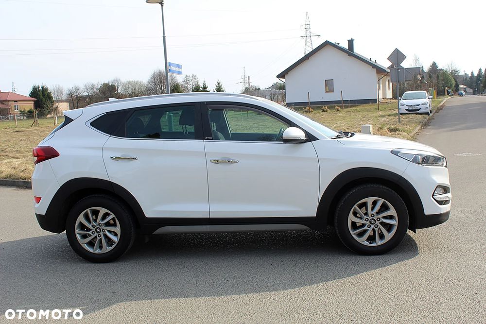 Hyundai Tucson 1.7 CRDI BlueDrive GO 2WD - 2