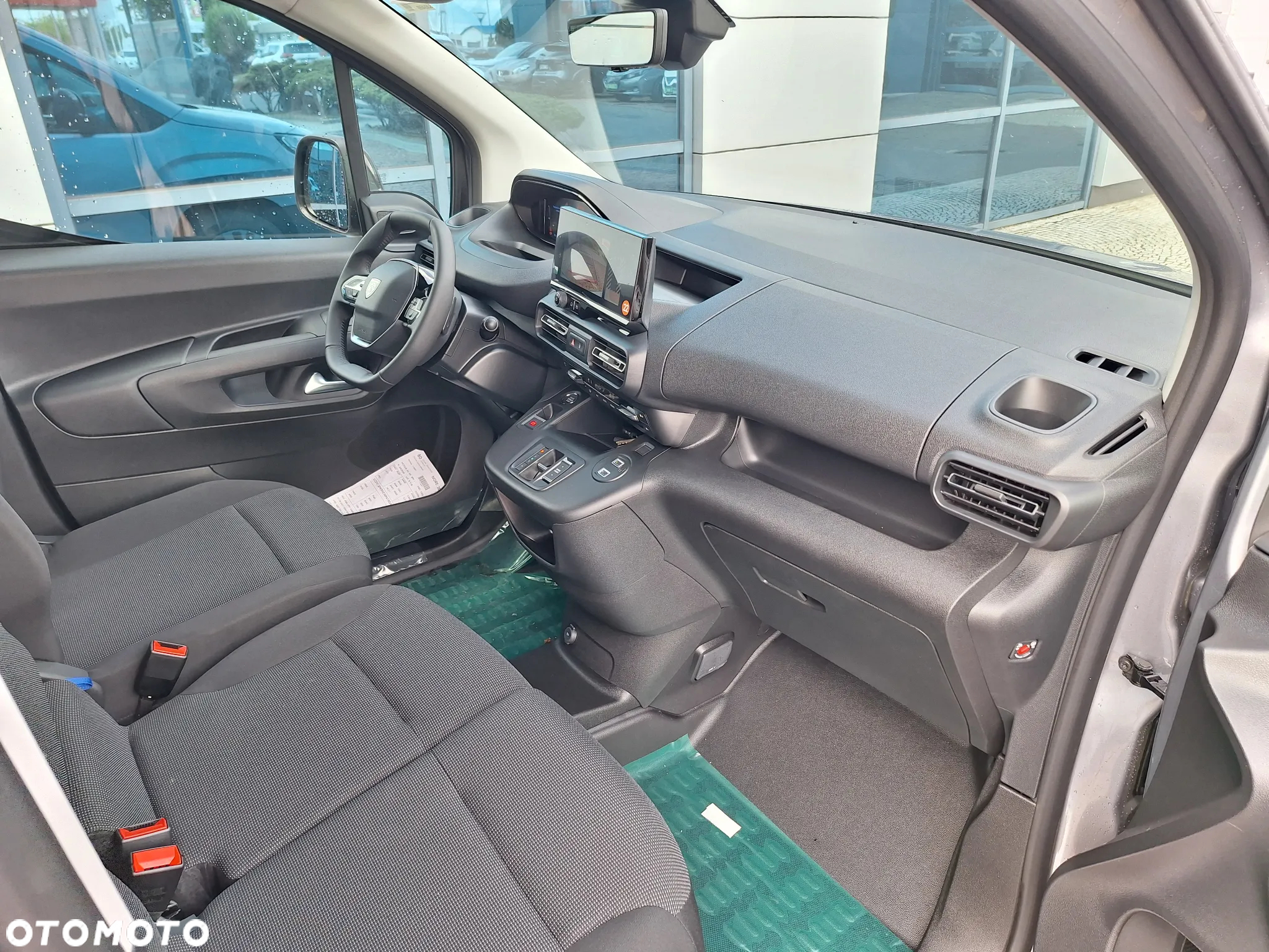 Peugeot Partner Furgon Long 950kg BlueHDi 130 KM S&S EAT8 - 19