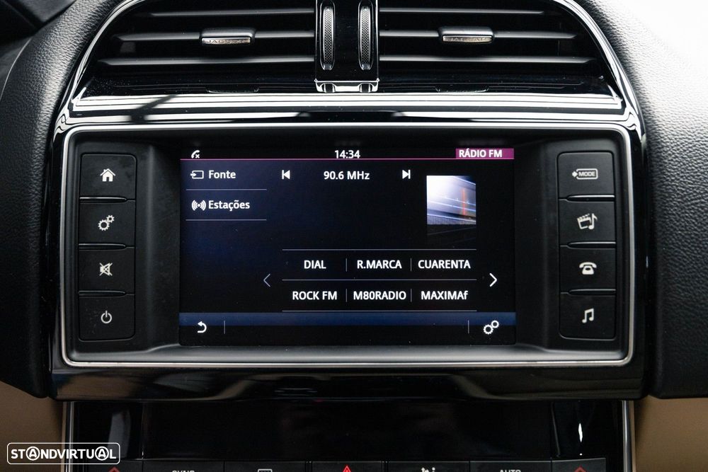 Jaguar XE 2.0 D Prestige Aut. - 36