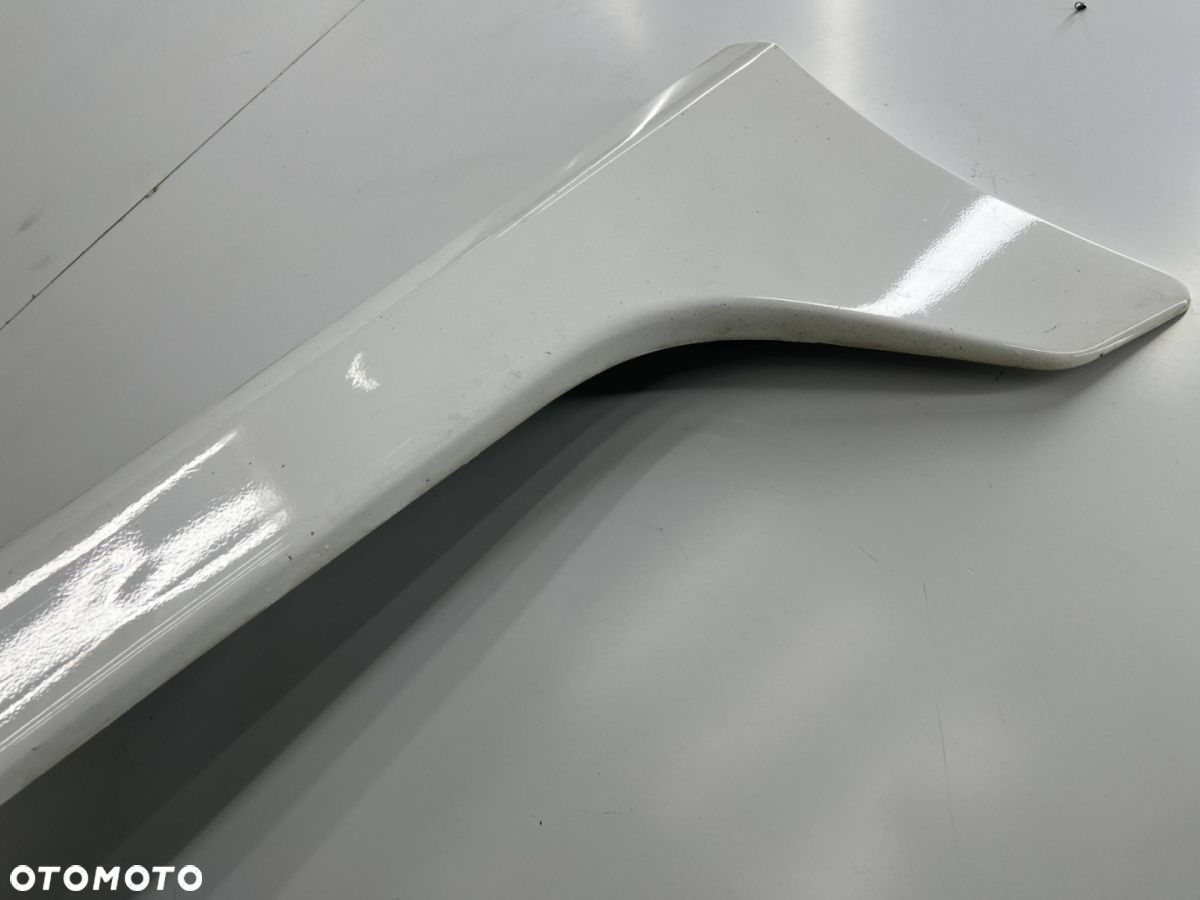 Nakładka progu Hyundai I30 I FD 5Drzwi HB 07-12r. PRAWA listwa progowa zewnętrzna kolor 7F próg - 5