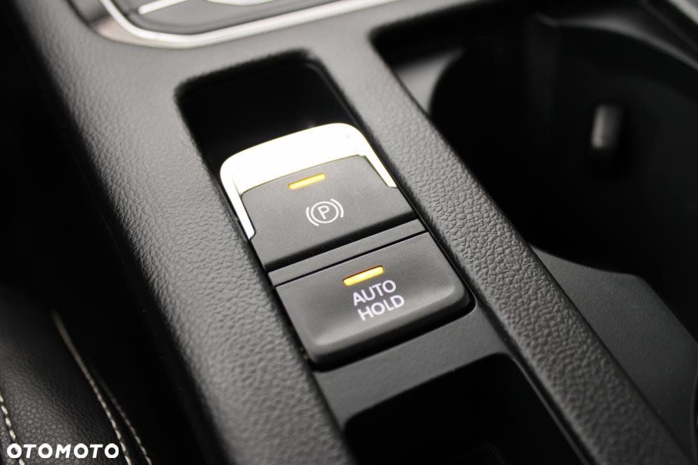 Volkswagen Passat - 18