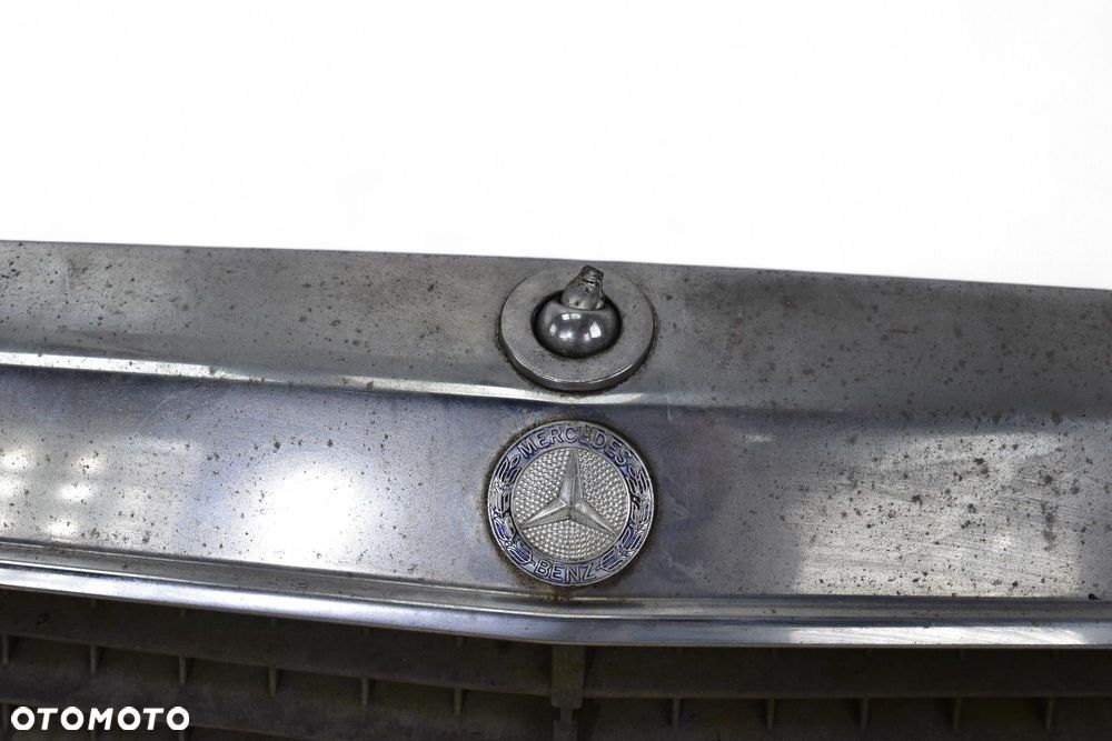 Grill Atrapa Chłodnicy MERCEDES W124 1990r. - 6