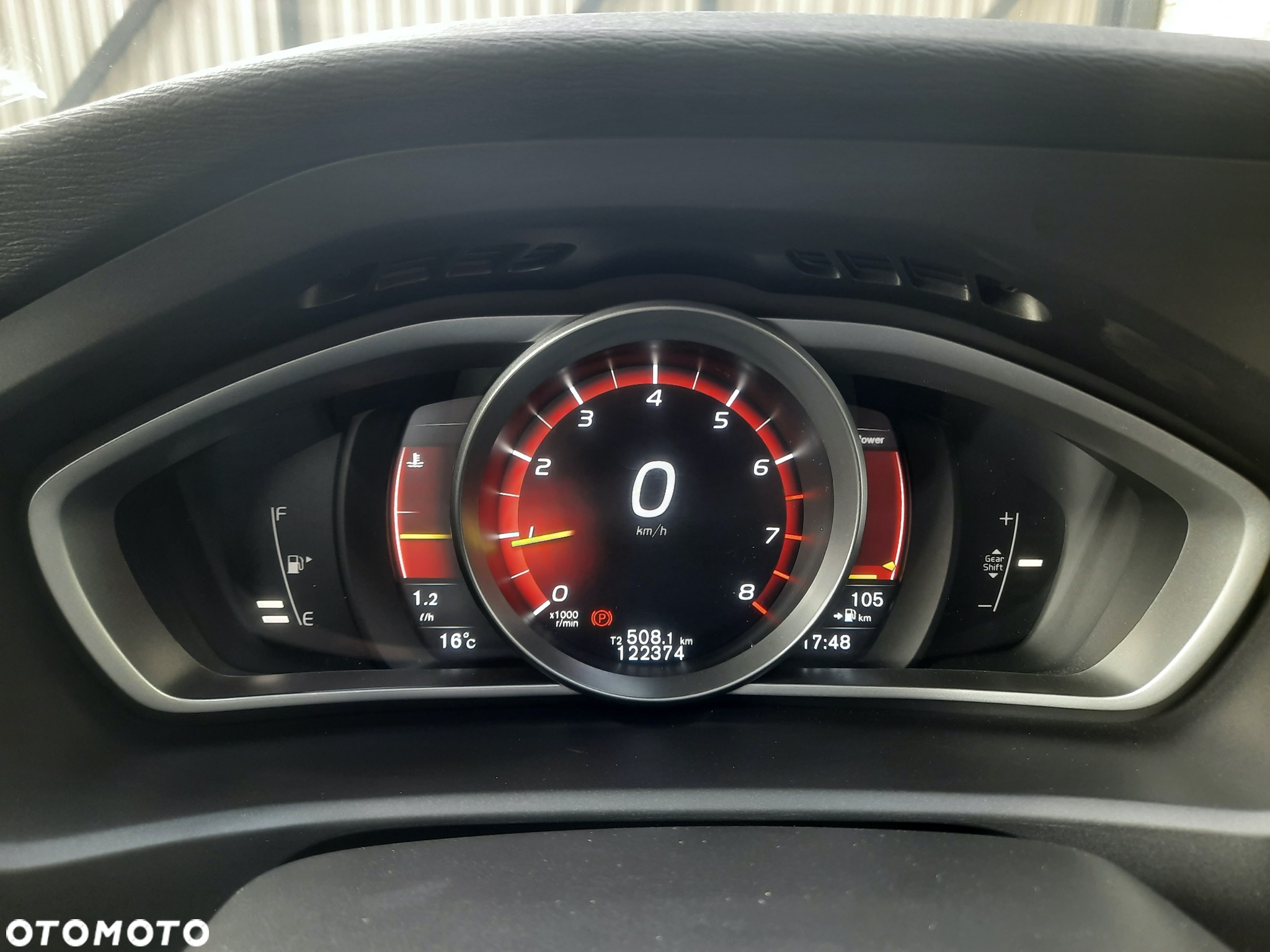 Volvo V40 T3 Drive-E R-Design Momentum - 20