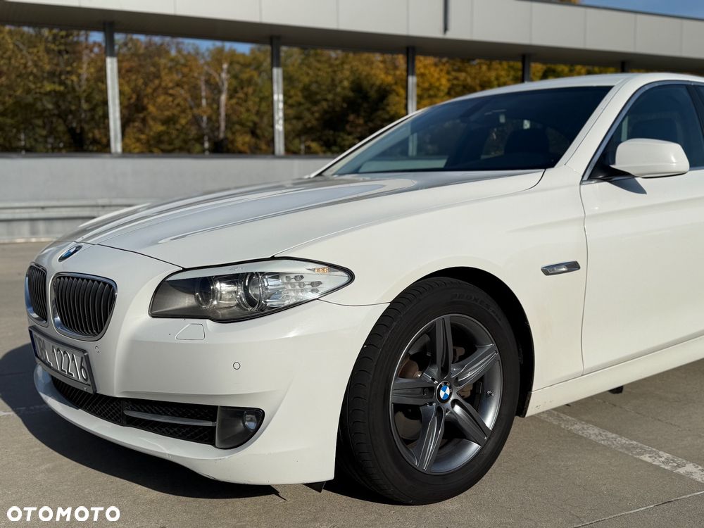 BMW Seria 5 523i - 7
