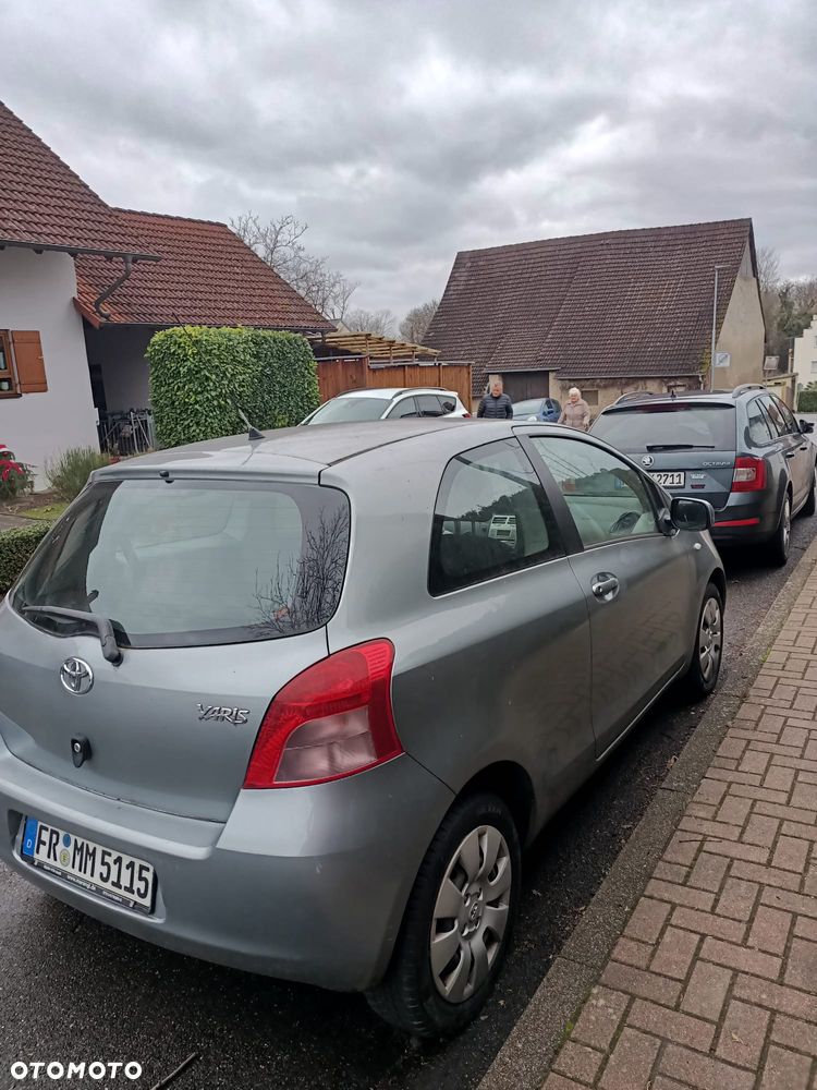 Toyota Yaris 1.0 VVT-i - 3