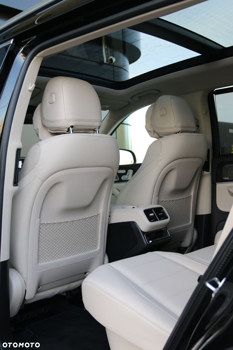 Mercedes-Benz GLS - 14