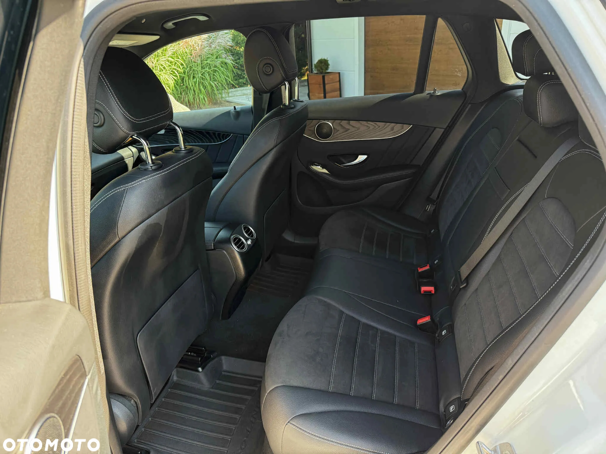 Mercedes-Benz GLC - 24