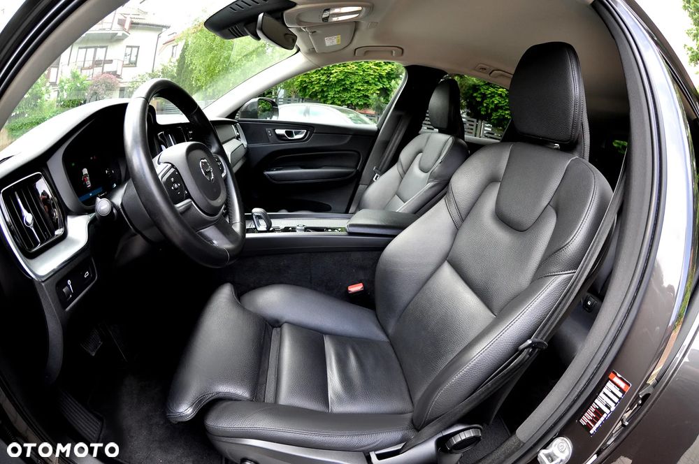 Volvo XC 60 B4 D Geartronic Momentum Pro - 17