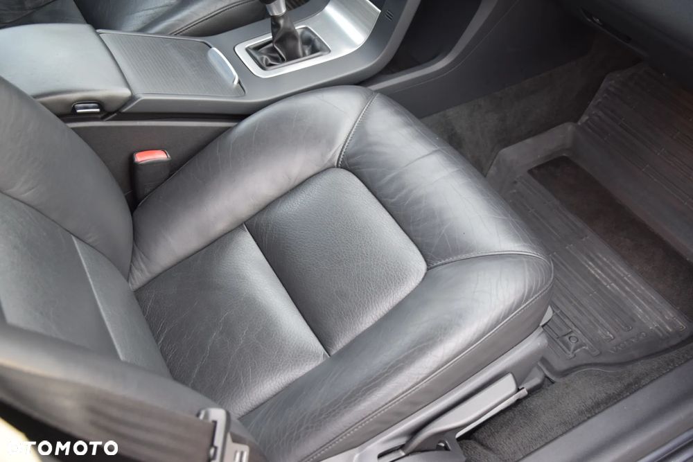 Volvo V70 2.5T Summum - 30