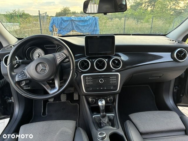 Mercedes-Benz CLA 200 - 9