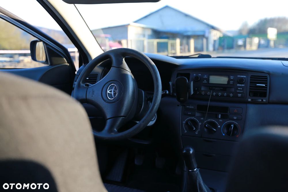 Toyota Corolla - 12