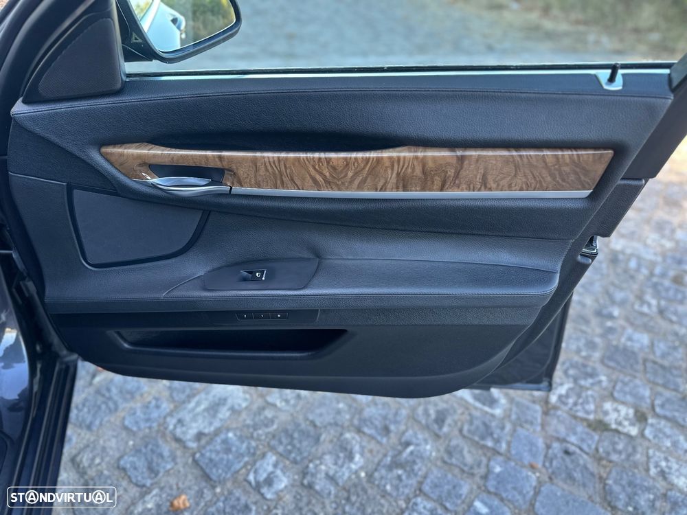 BMW 730 Ld - 50