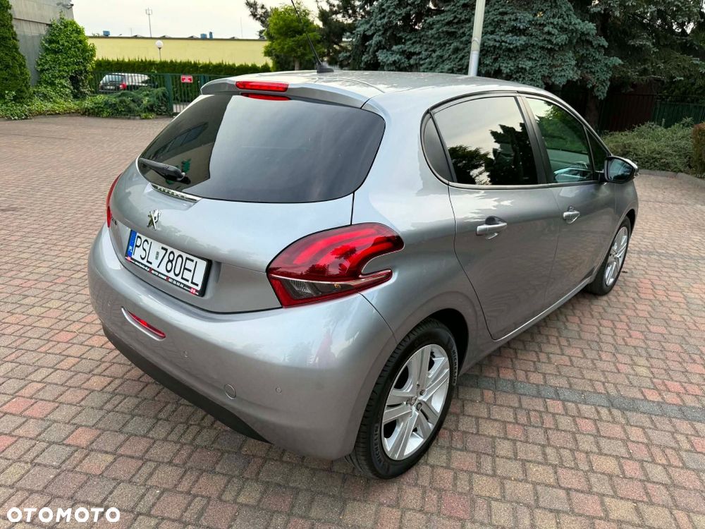 Peugeot 208 - 5
