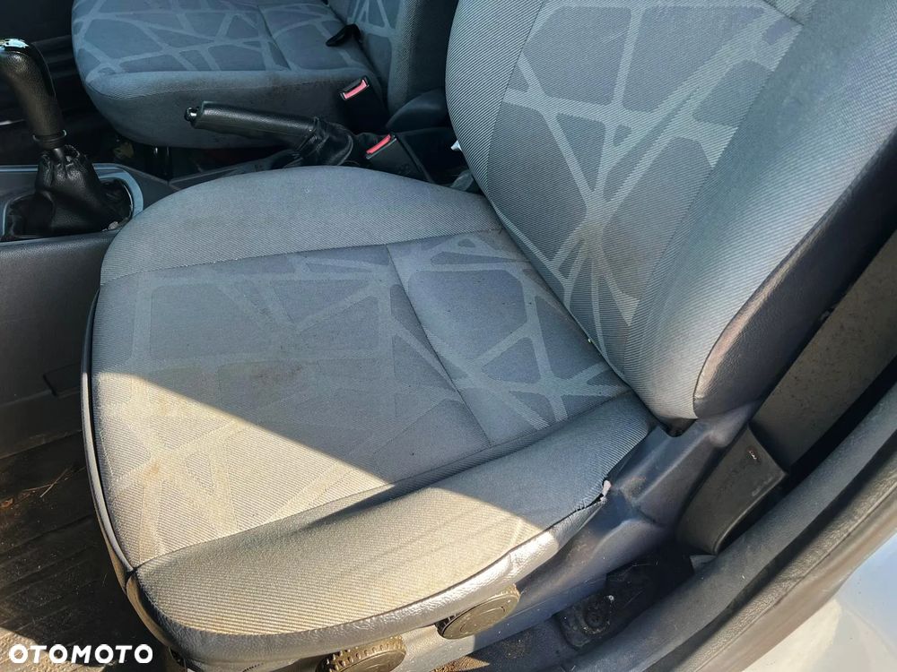 Ford Transit Connect - 22