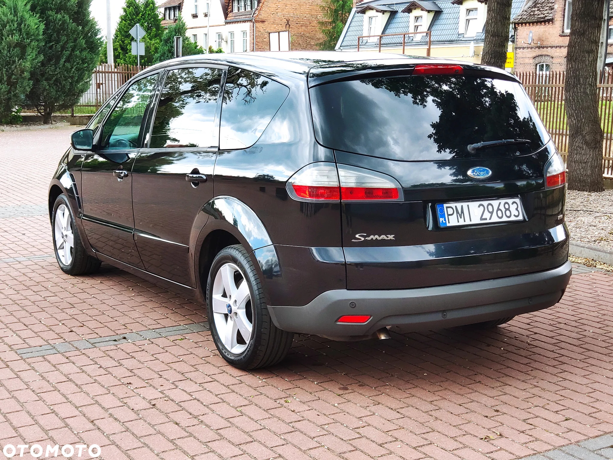 Ford S-Max - 17