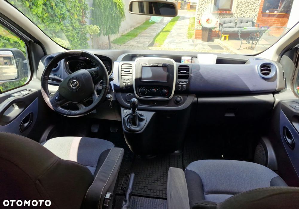 Opel Vivaro - 8