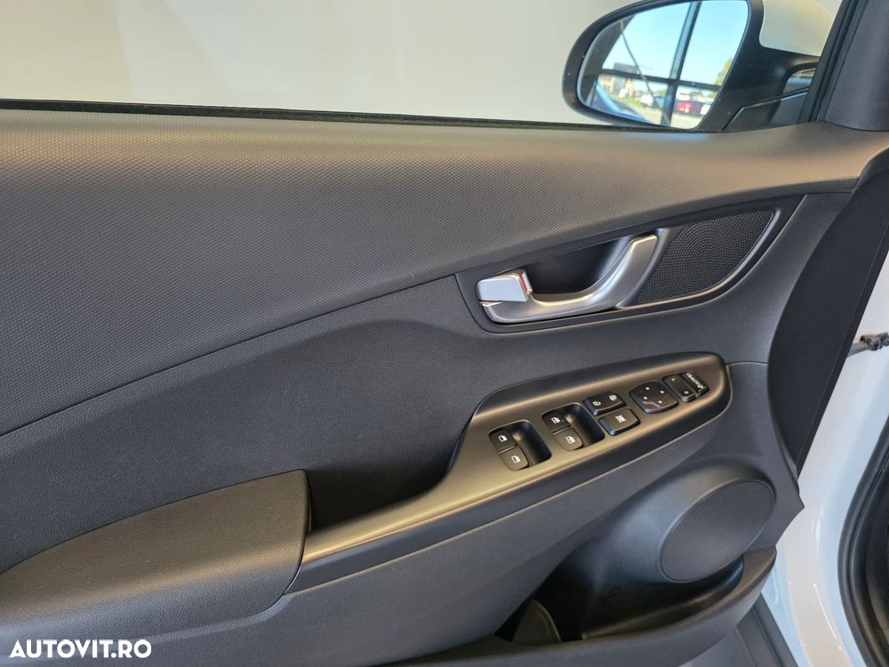 Hyundai KONA Select - 14