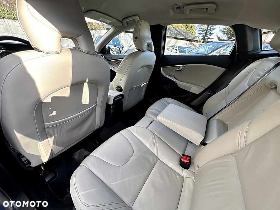 Volvo V40 D2 Summum - 18