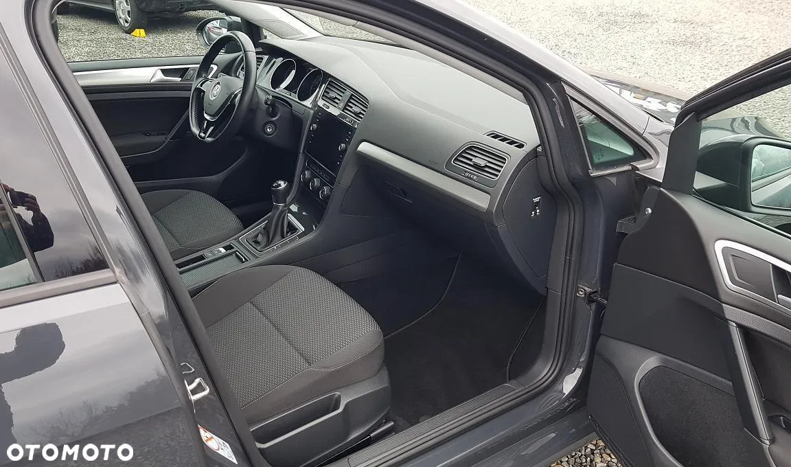 Volkswagen Golf - 30