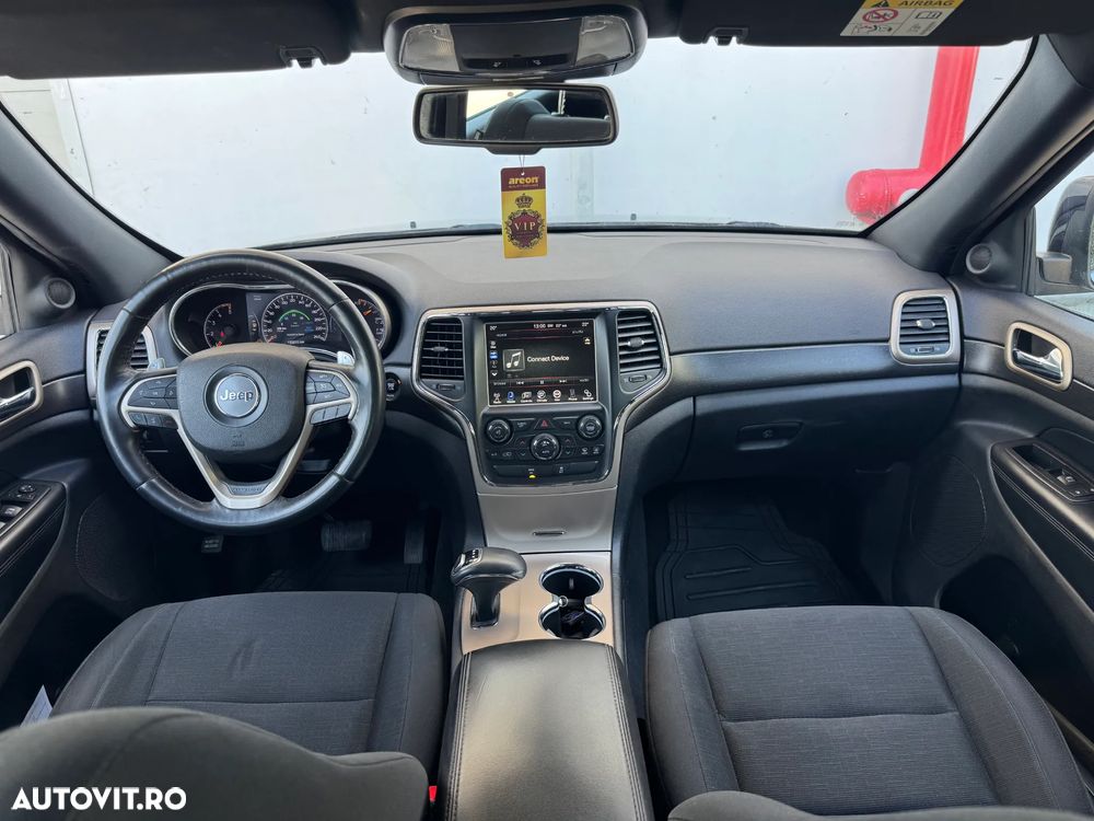 Jeep Grand Cherokee - 11