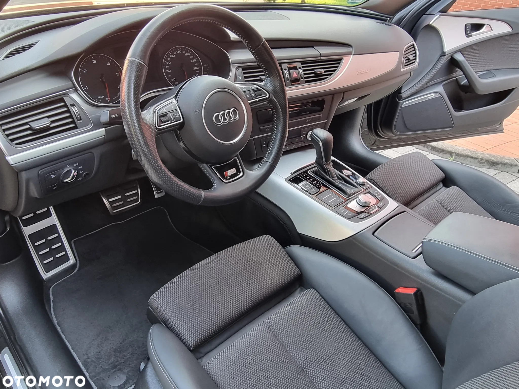 Audi A6 Avant 3.0 TDI quattro S tronic - 32