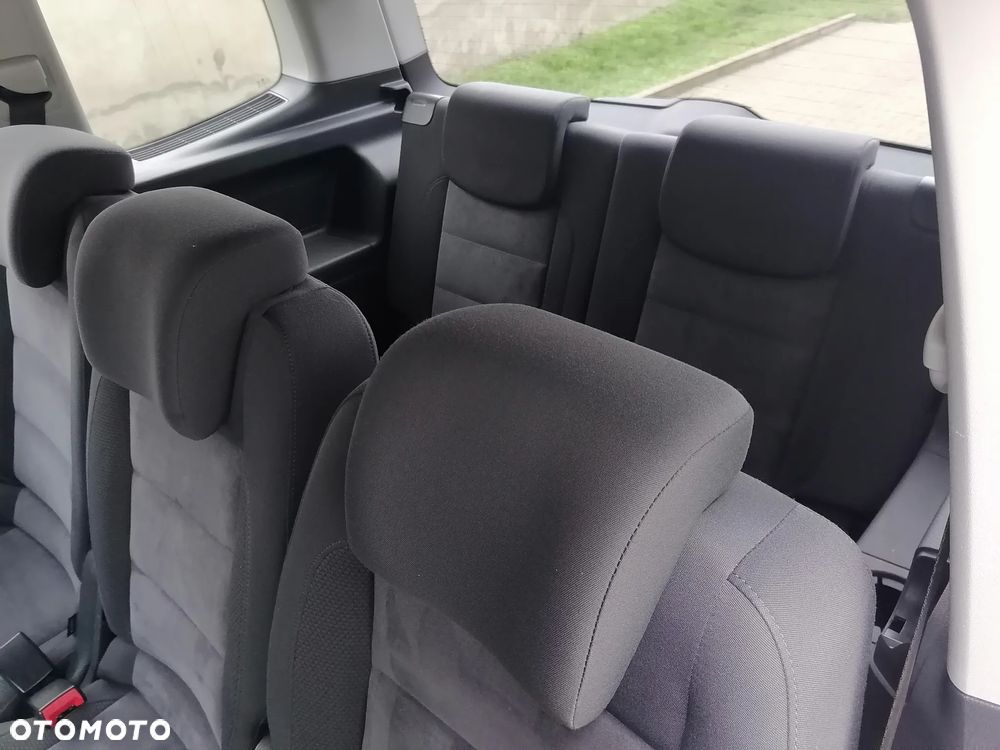 Volkswagen Touran - 9