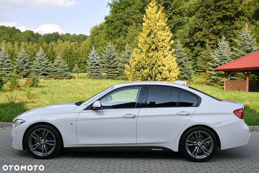 BMW Seria 3 320d M Sport - 2