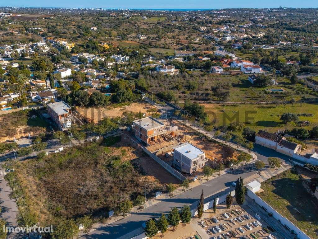 Terreno urbano de 410 m² na quinta dos Alamos - Guia - Grande imagem: 4/15