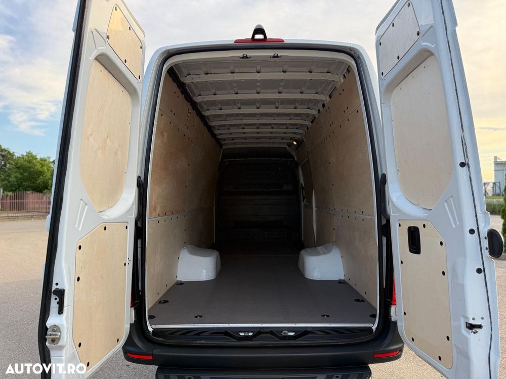 Mercedes-Benz Sprinter - 5