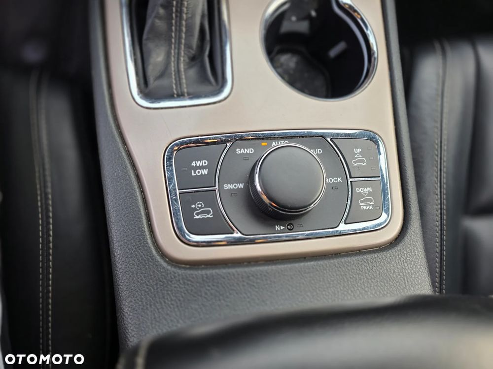 Jeep Grand Cherokee - 21