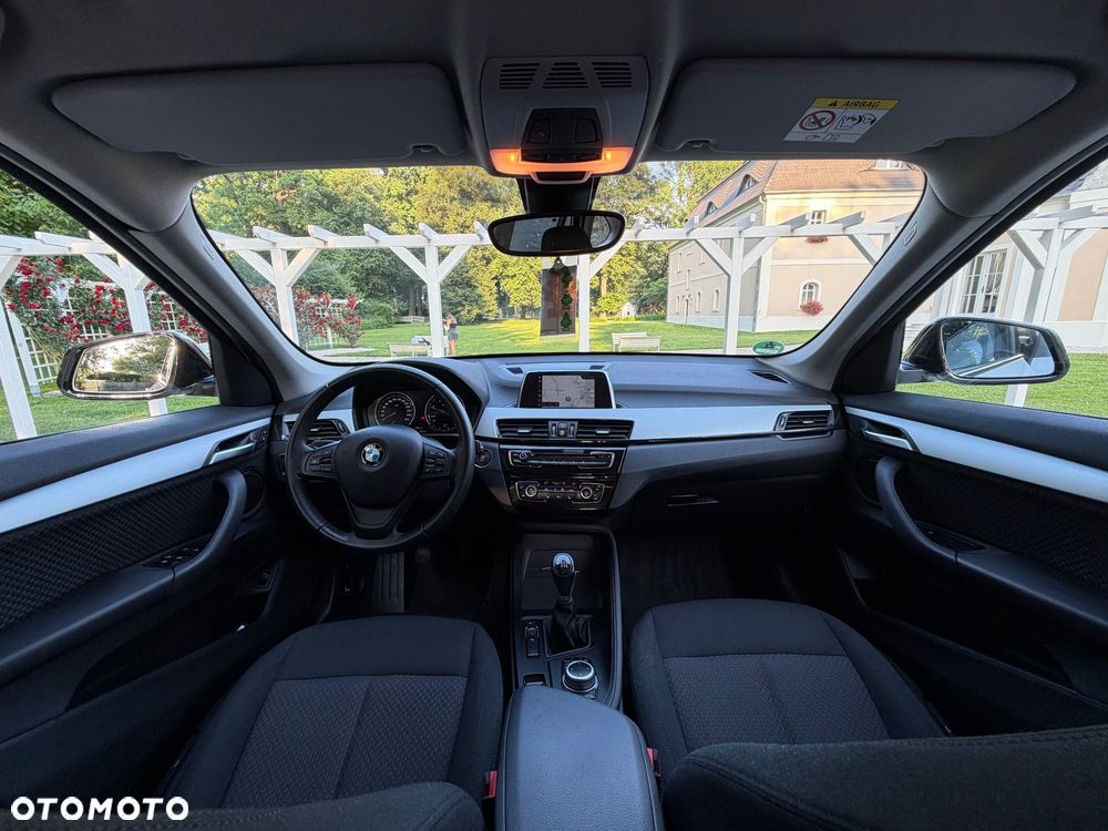 BMW X1 sDrive18d Business Edition - 14
