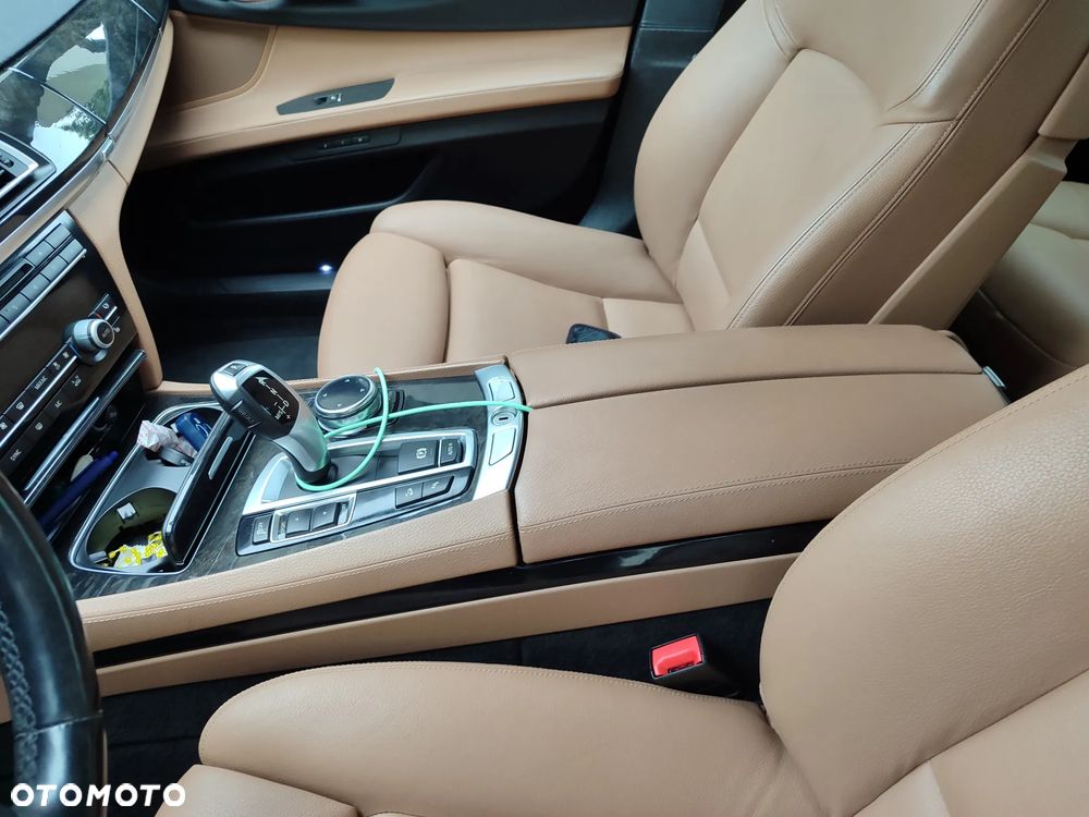 BMW Seria 7 740d xDrive - 9