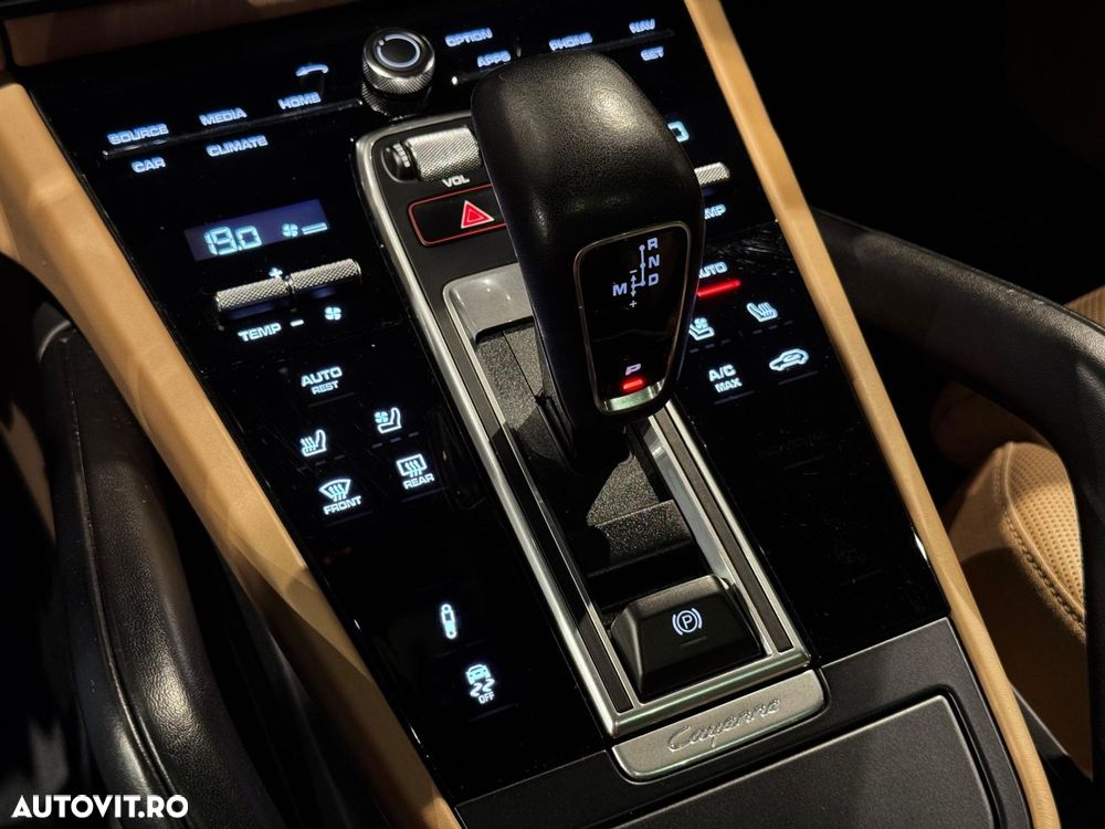 Porsche Cayenne Standard - 24