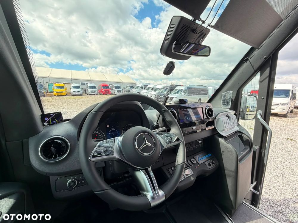 Mercedes-Benz Sprinter 519 - 18