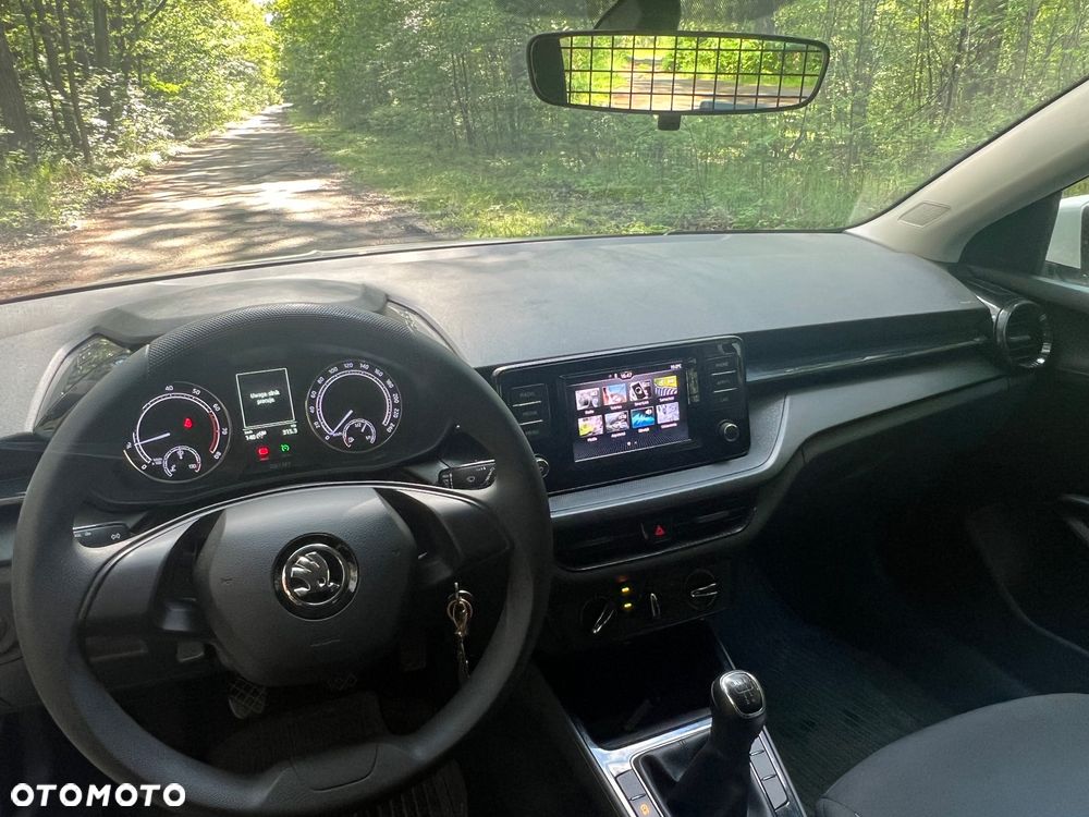 Skoda Fabia 1.0 Essence - 8