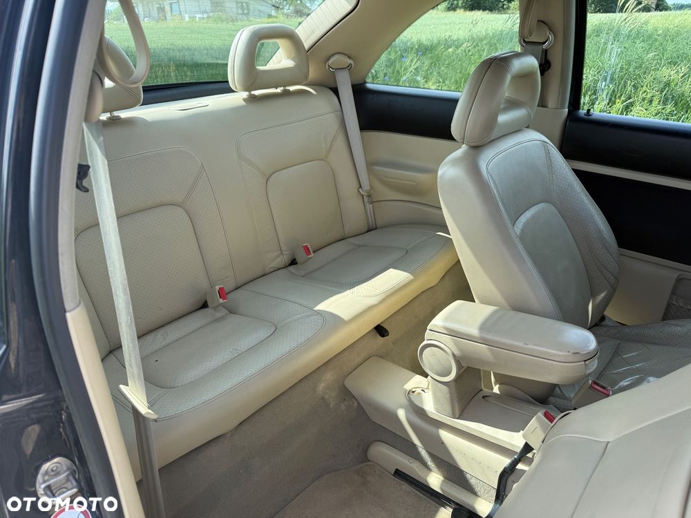 Volkswagen New Beetle 2.0 - 17