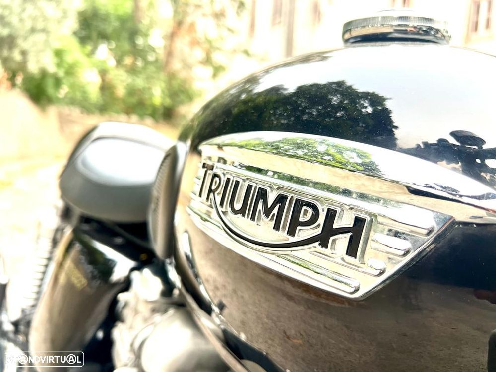 Triumph Thruxton CAFE RACER - 19