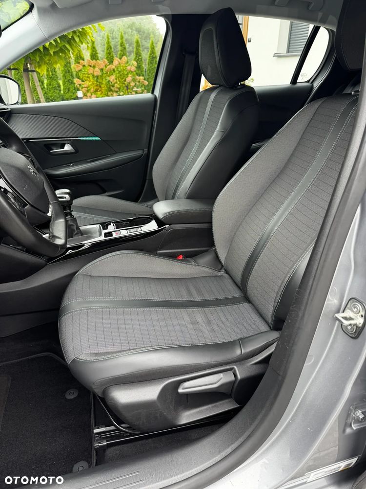 Peugeot 208 PureTech 100 Allure - 12