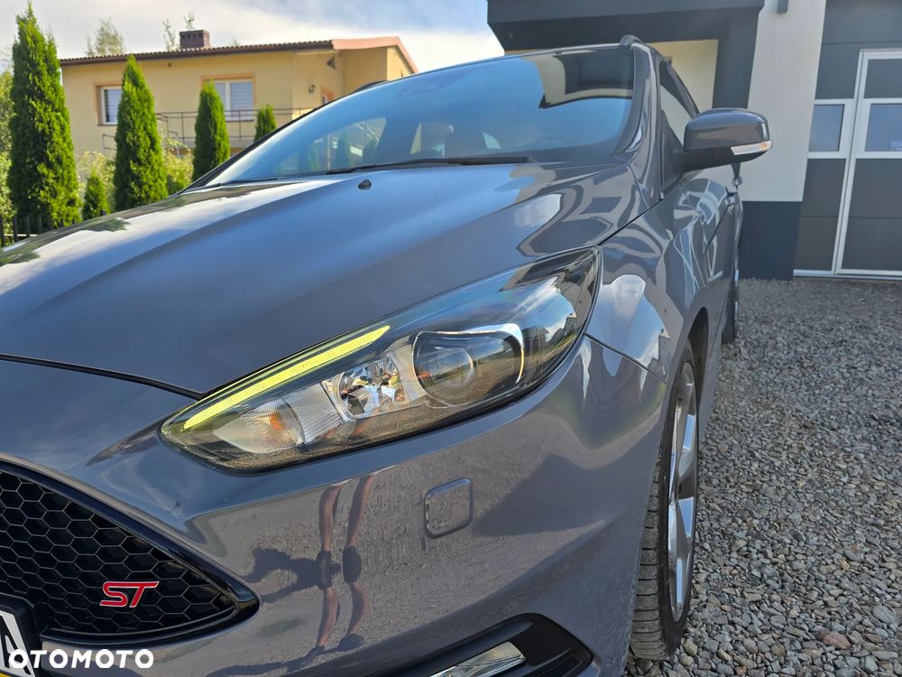 Ford Focus - 26